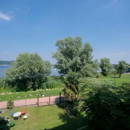 Country Lake Court Lägenhet